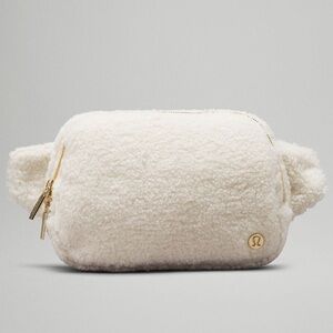 Lululemon Everywhere Belt Bag Fleece Crossbody Bag White Opal 2L Large NWT